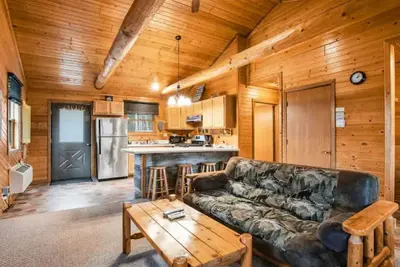 Image de Relaxin Cabins 2br, 1ba #3