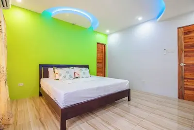 Image de Modern Hot Spring Private Resort in Pansol\/Los Banos Laguna, Philippines.