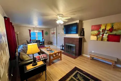 Image de Rustic home only 5 minutes from Lake Sakakawea & Missouri River! Pet-friendly.