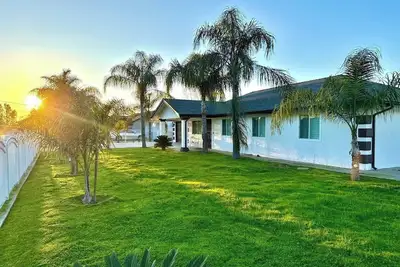 Image de Remodeled 1-Acre Ranch Style Home in Madera