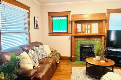 Image de 5minsTo Ku Med  Spacious Pet Friendly W&D