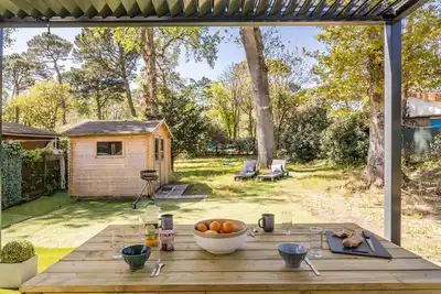 Image de Maison rénovée 2023 à 300m de la mer avec terrasse, jardin clos, clim et wifi