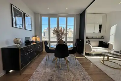 Image de Bel appartement moderne balcon vue Tour Eiffel
