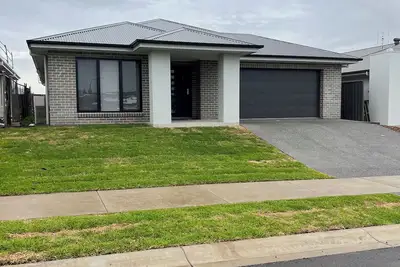 Image de 11 minutes from the Hunter Valley Wineries. Family sized new home!