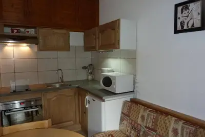 Image de À 300m des pistes de ski, 2ème étage, balcon, parking, télévision, casier à ski, 22m², Valloire