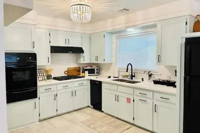 Image de Cozy beach cottage in Biloxi and only 5 minutes from Ocean Springs!