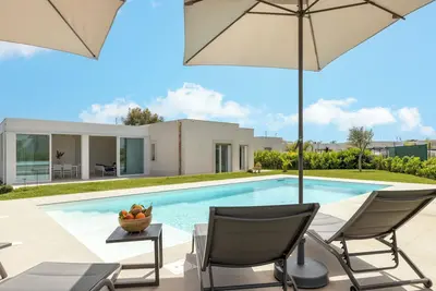 Casa de MarVicina at the delightful seaside village of Brucoli, between Catania and Syracuse