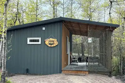 Image de Payne Lake Wilderness Huts - Duck Blind