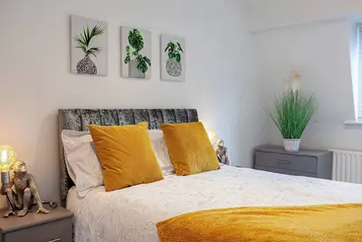 Cosy 2bd Apartment Close to Leeds Centre