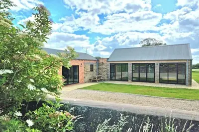 Image de Funky barns, for up to 10 Special Friends