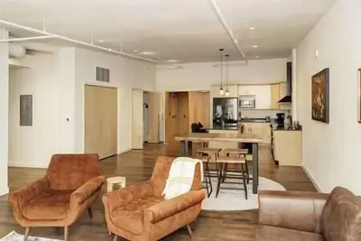 Image de Brand New 2 Br Downtown Burlington! 302n