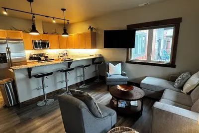 Image de Downtown condo in Columbia Falls, minutes from Glacier National Park