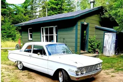 Image de Centrally located private camp with fire-pit (pet friendly)