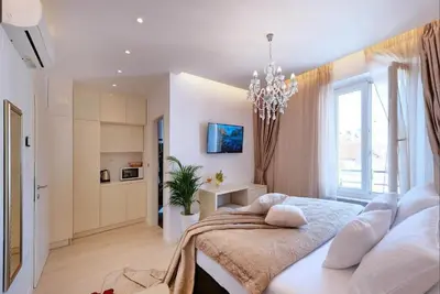Image de Via Porto Rooms - Deluxe Room with King Size Bed