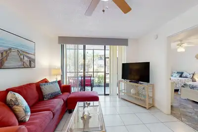 Image de First-floor condo with pools, hot tubs & tennis - near Img & Gulf beaches