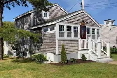 Image de Renovated cottage at Goose Rocks Beach. Great for families, steps from the beach