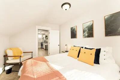 Image de The Lark’s Nest - A Gem in a Tranquil Neighborhood