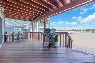 Image de Oce1309-10br - Rent this entire 4-Family Oceanfront! Sleeps up to 20! 10br 4ba