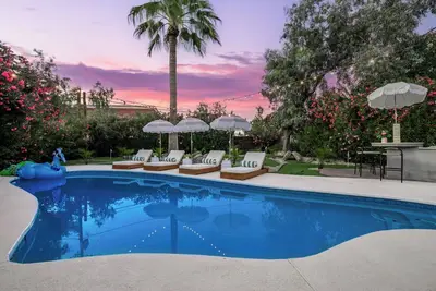 Image de Desert Mai Tai - Heated Pool and Mini Golf - 5 Mins to Old Town Scottsdale!