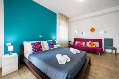 Image de Two-room apartment with pop art vibes
