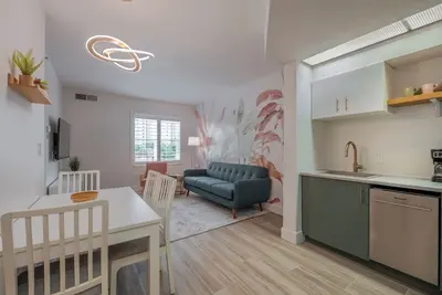Image de Modern apartment close to Theme Parks and International Drive