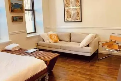 Image de Summer Retreat in Brownstone Brooklyn!