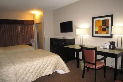Image de Modern Convenience, Comfort & Affordability Near Major Highways | 3 Units