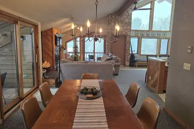 Image de Lake-Golf-Ski condo w/ great views & boat parking