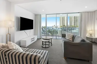 Image de Welcome to your perfect holiday retreat at the H-Residences, Surfers Paradise!