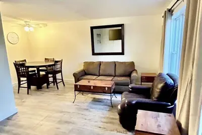 Image de Centrally located, newly renovated 2 Bedroom, 1 bathroom