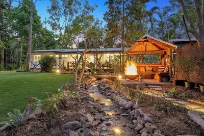 Image de Cockatoo Cottage cosy creek retreat near theme parks and Mount Tamborine