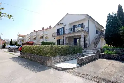 Image de Appartement de trois chambres avec la terrasse Njivice, Krk (A-21869-a)