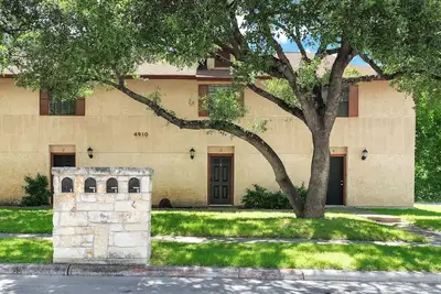 Image de Peaceful retreat-like 2 bed/2. 5 bath unit near Northwest Sa/Med Center/Airport