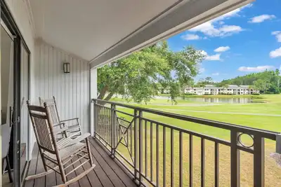 Image de Relaxing Golf & Tennis Studio w\/ Scenic Views, Patio, & Easy Access to Top Attractions – Book Now!