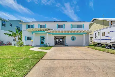 Image de Hernando Beach Home on Dolphin Cove: Dock & Kayaks