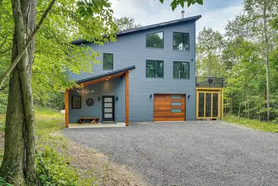 Image de Swanton Retreat w/ Game Room, Hot Tub & Trails!