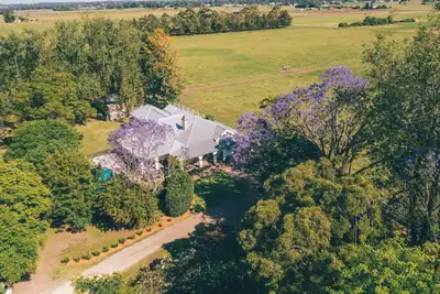 Image de Lorn Rose Farm - 10 Acre Flower Farm with Swimming Pool + Firepit