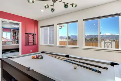 Image de Interstellar Villa with 180° Mountain Range Views