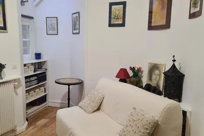 Image de Location Paris centre petit 2 pièces - Calme dans quartier animé!