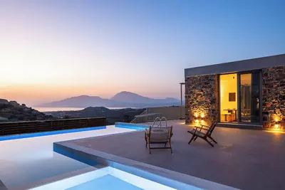 Image de Serene atmosphere, 50 sq. m pool, ultimate privacy!