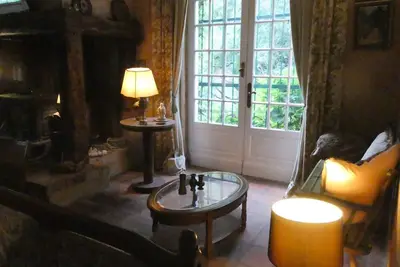 Image de Simple escape to nature, rustic family retreat in river valley in France, Yes!