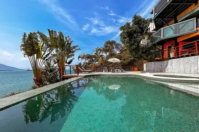 Image de Casa beira mar c lazer completo em Piúva-Ilhabela