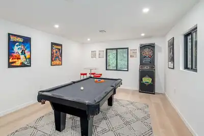 Image de 4Bdrm 3ba Pickleball, Pool Table, Nearby Marina!