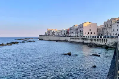 Image de Elegant apartment on the Ortigia waterfront, 2 steps from Syracuse Cathedral.