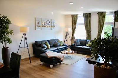 Image de Gemütliche 3, 5 Zimmer Ferienwohnung mit 100m2 Nahe zum Legoland Deuschlend