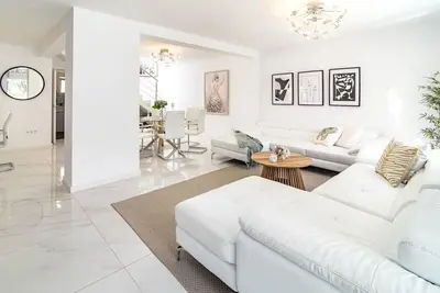 Image de Ben32- Beach townhouse, Estepona by Roomservice