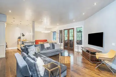 Image de Modern Willow: Stylish Telluride Retreat