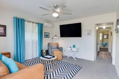 Image de Beach and Mayo just minutes away | Jax Beach Cottage