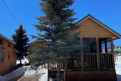Image de Cabins by Panguitch Lake: Where Rustic Charm Meets Amazing Fishing!