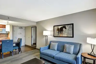 Image de Enjoy Spacious Unit w/ Kitchen, Bqq Area & Free Parking | Near Fayette Mall
